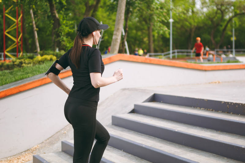 Fizička aktivnost je jedan od najboljih odgovora na pitanje “Kako smršati?”. Trčanje daje mnoge benefite našem telu.